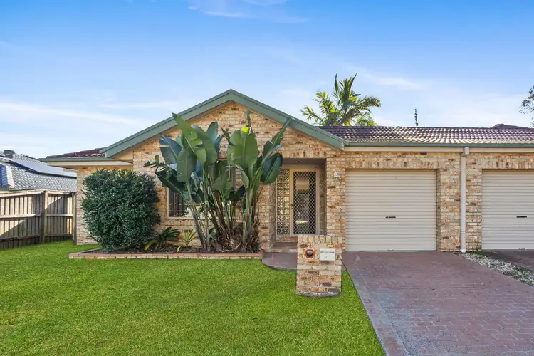 12 Olive Kari Close
