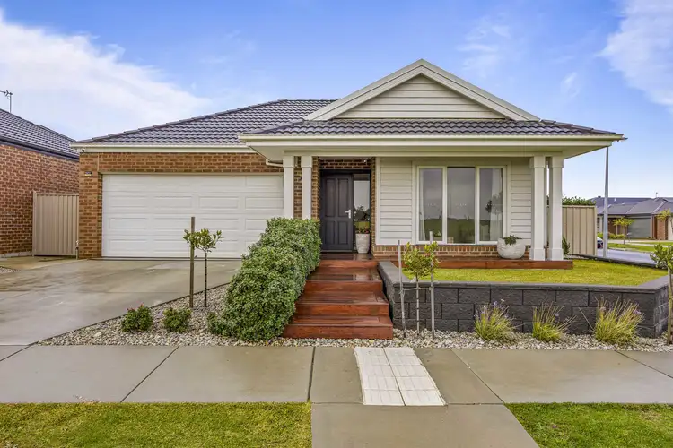 51 Swan Boulevard