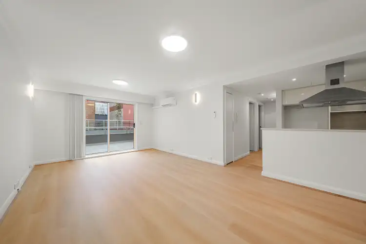 3/84 Bream Street
