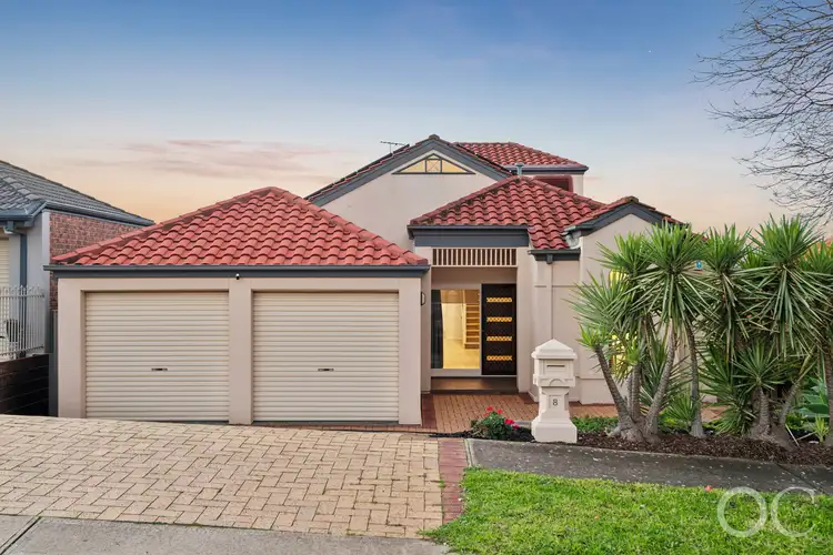 8 Ingleton Drive