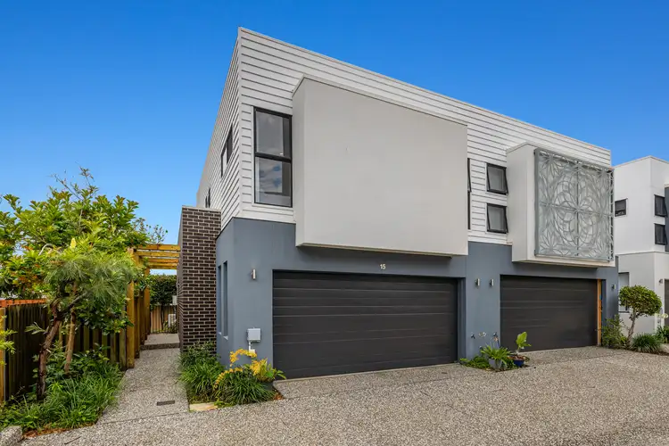 15/6 Border North Drive