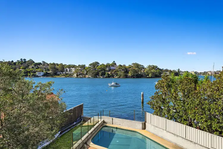 2/36 Walton Crescent