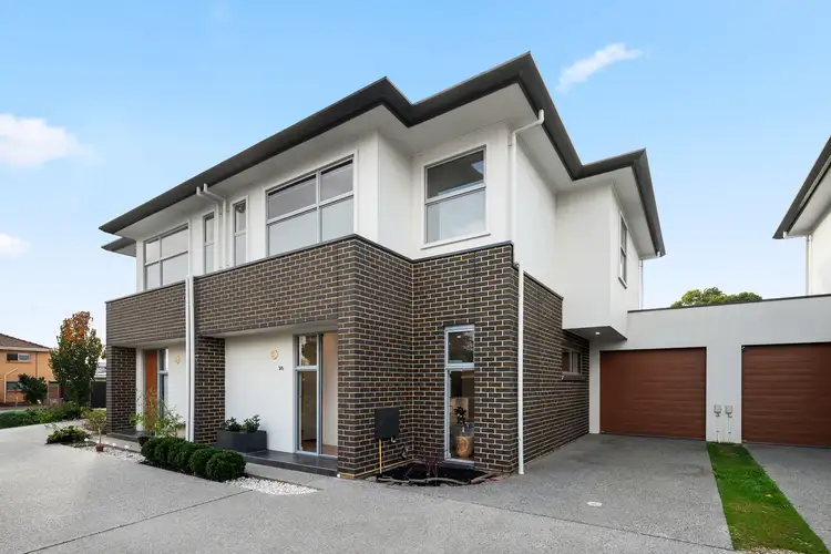 3/6 Millar Court