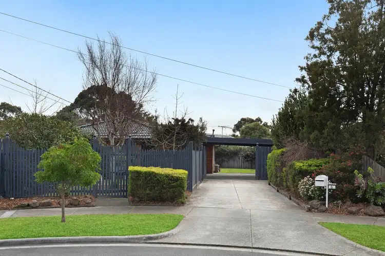 6 Bush Court