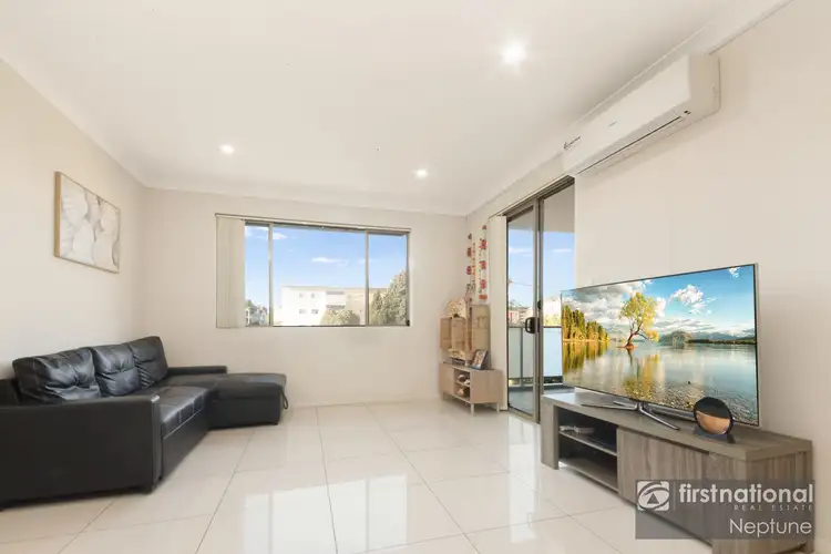 8/2-4 Octavia Street