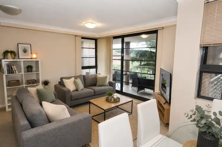 4/2 Cowper Street