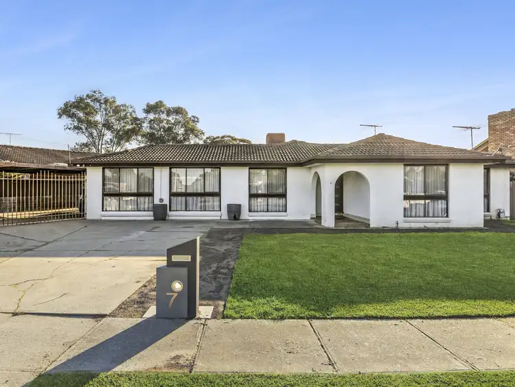 7 Highland Crescent