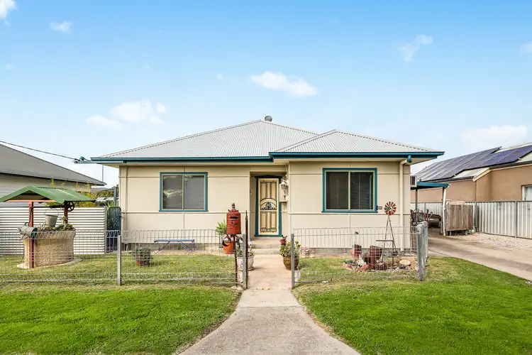 5 McFarlane Street