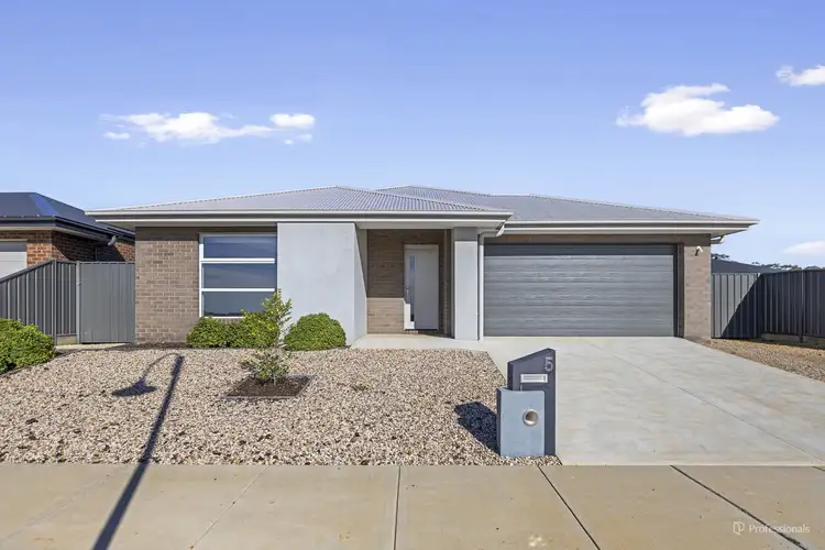 5 Calista Drive