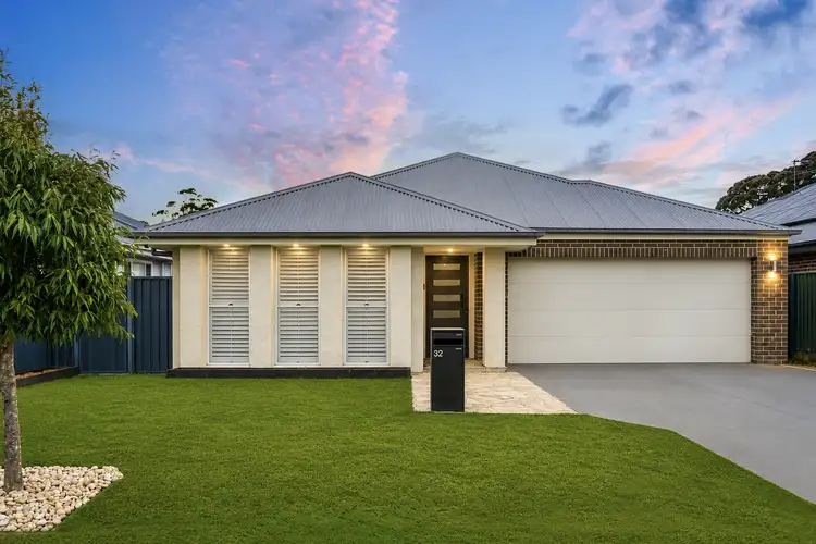 32 Macquarie Place