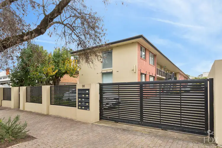 2/38 Childers Street