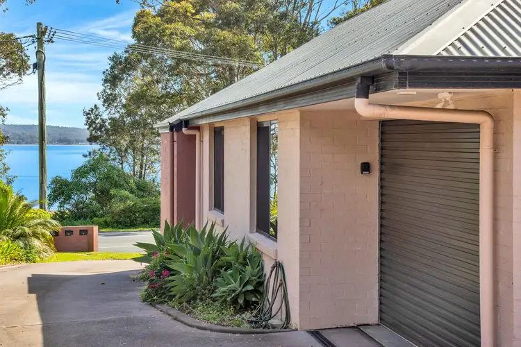1/304 Beach Road