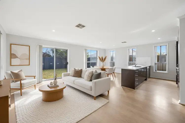 6 McEwen Road