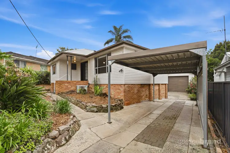 7 Cary Crescent