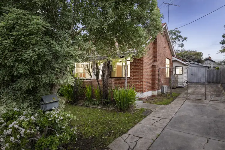 8 Whitton Parade