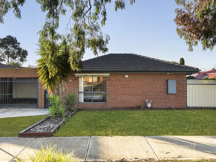 6 Meade Way