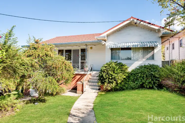 11 Allan Road