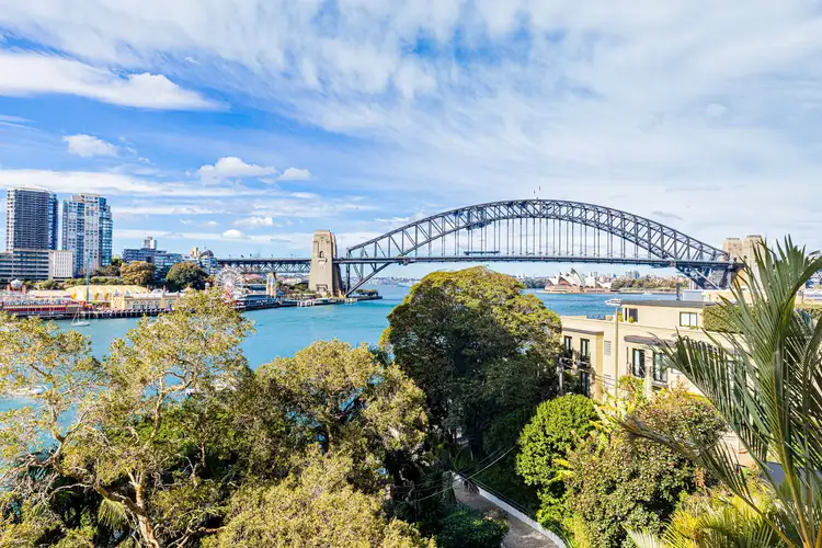 5/5 East Crescent Street