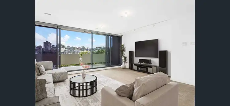 102/8 Glen Street