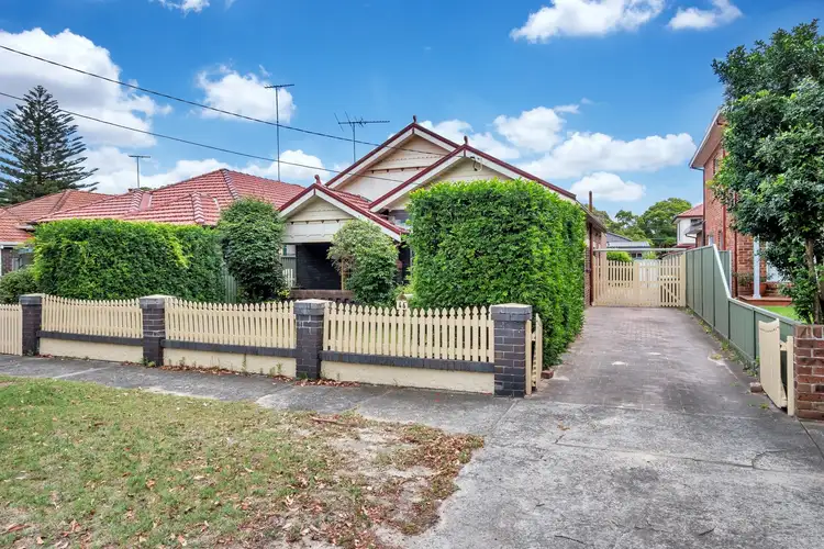46 Leonard Avenue