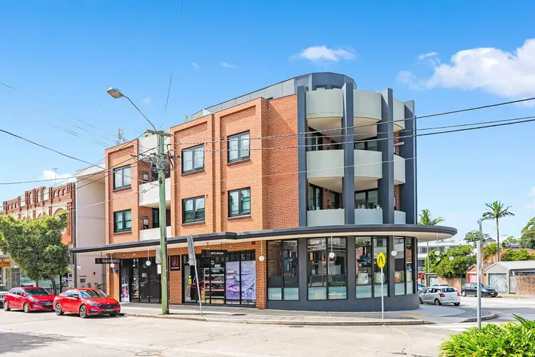 8/105 Percival Road