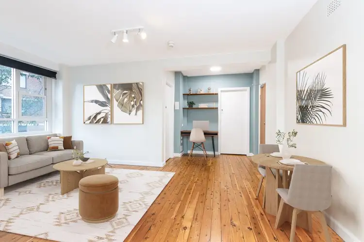 19/4 Macleay Street