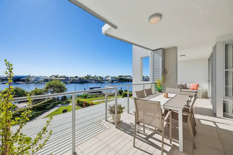 49/7 Grand Parade