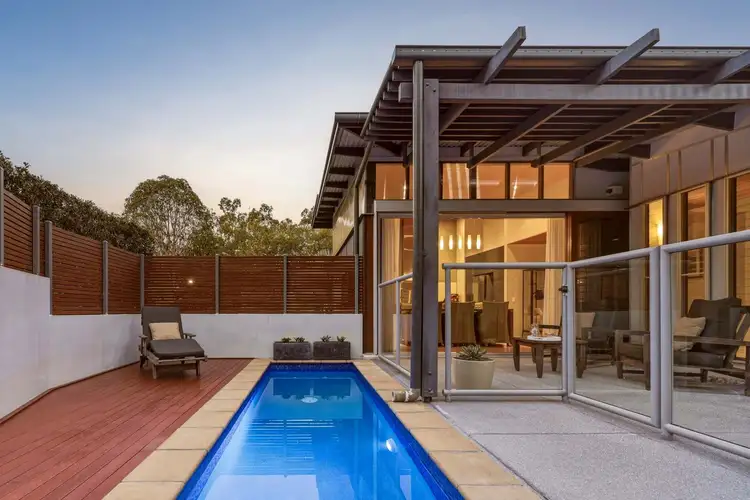 8 Lomandra Place