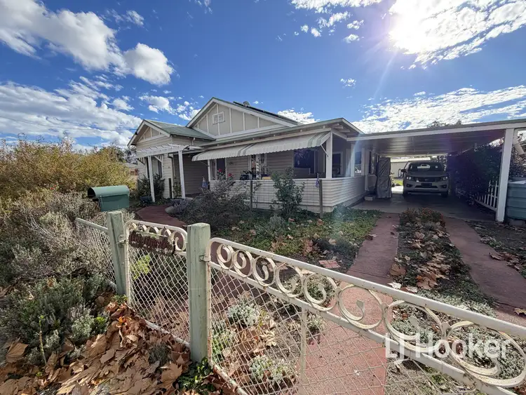 28 Henderson Street