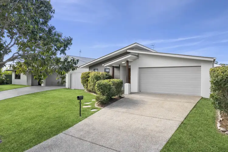 12 Gainsborough Crescent