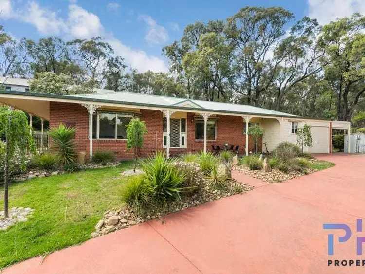4 Bonnie Brae Court