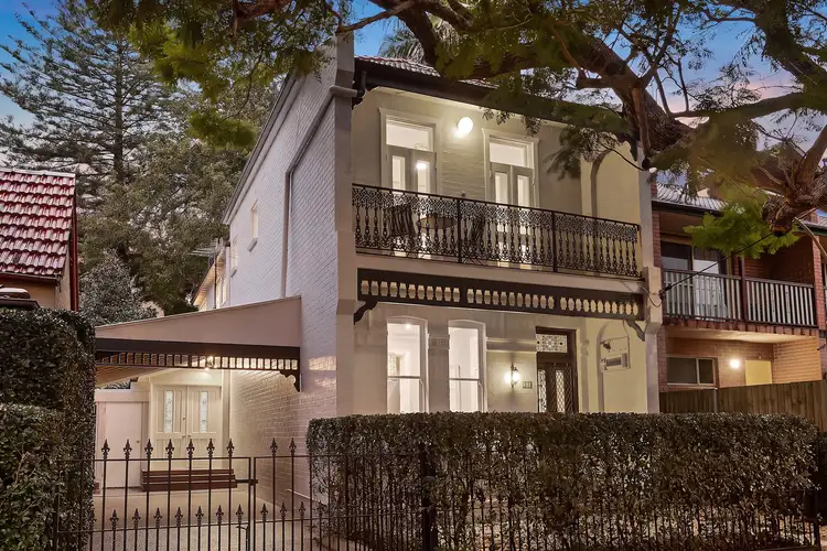 31 Lytton Street