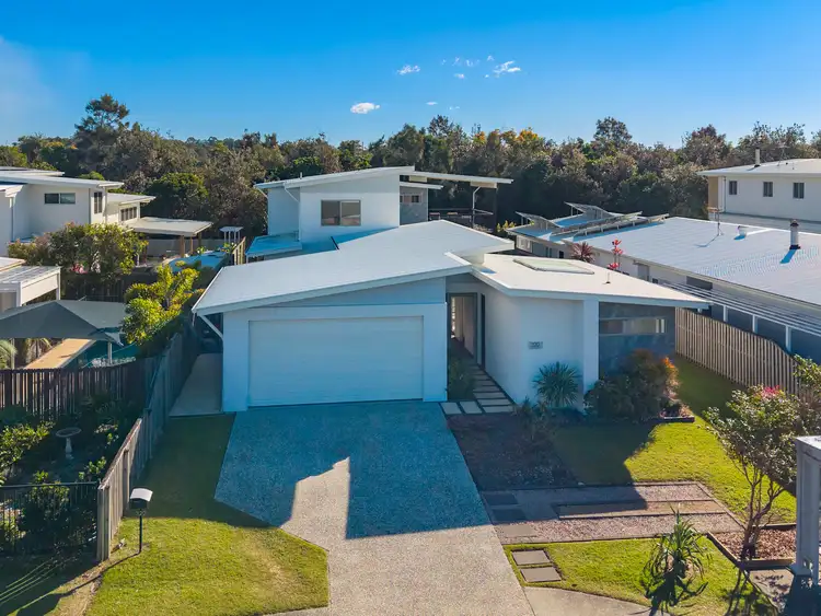 320 Casuarina Way