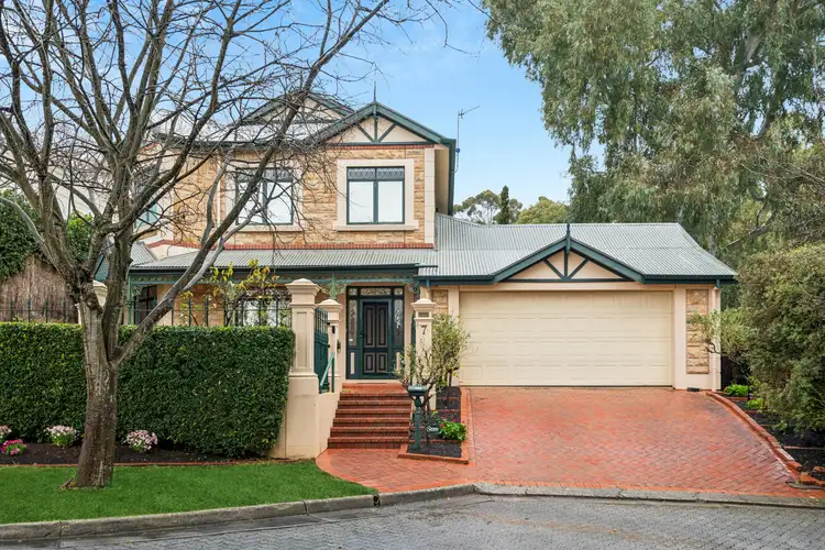 7 Olde Coach Lane