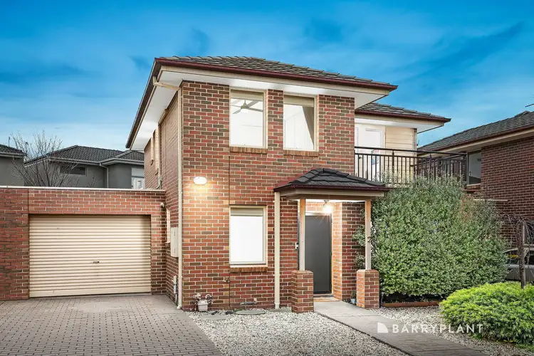 2/109 Hickford Street