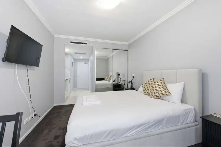 93/8 Dixon Street