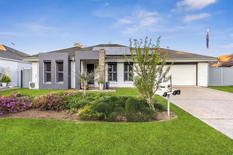 73 Sandstone Boulevard