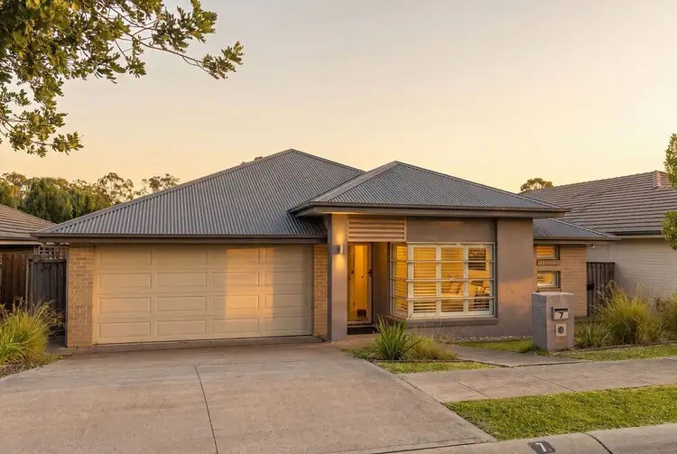 7 Larkin Street