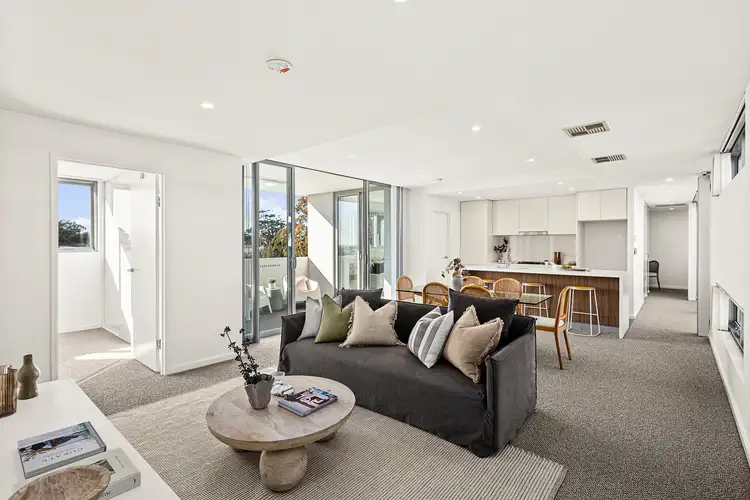 401/61 Miranda Road
