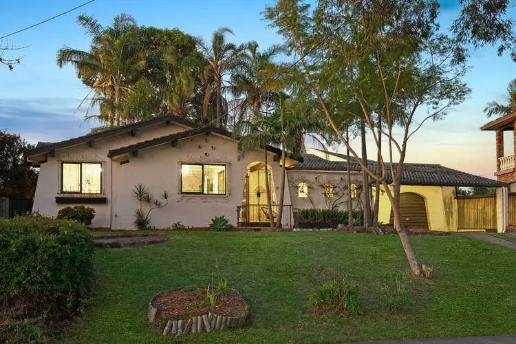 14 Tamboura Avenue