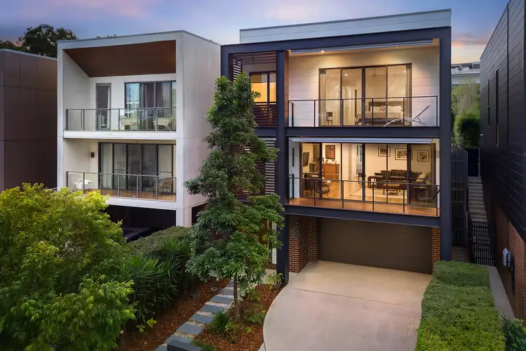 12 Bennelong Way
