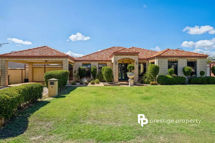 15 Strathalbyn Loop