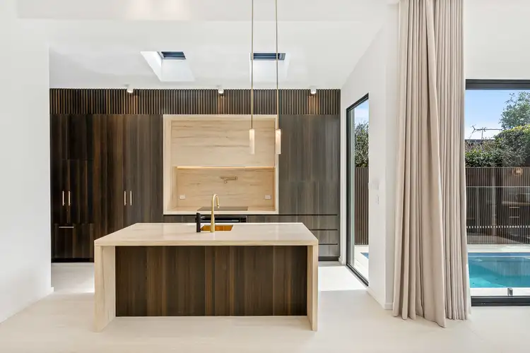 17B Forest Road