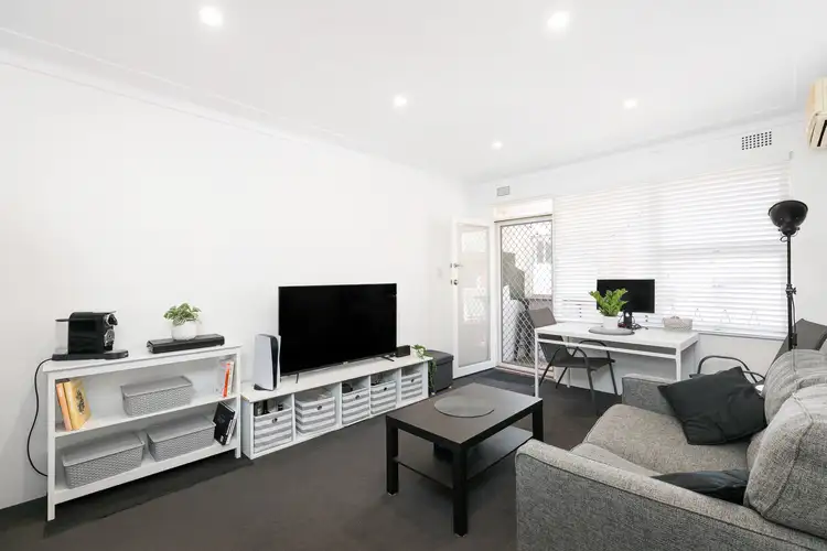 8/30 Croydon Street