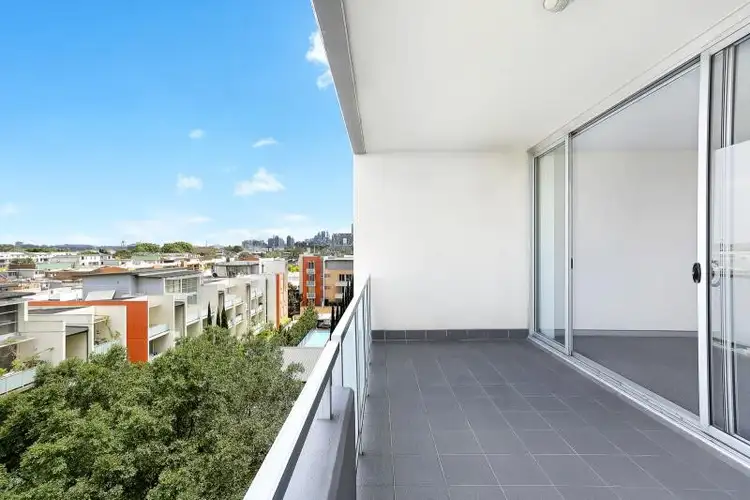 99/37 Morley Avenue