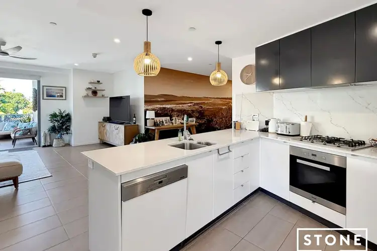 6/123 Park Beach Road