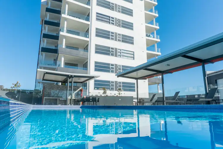 28/123 Park Beach Road