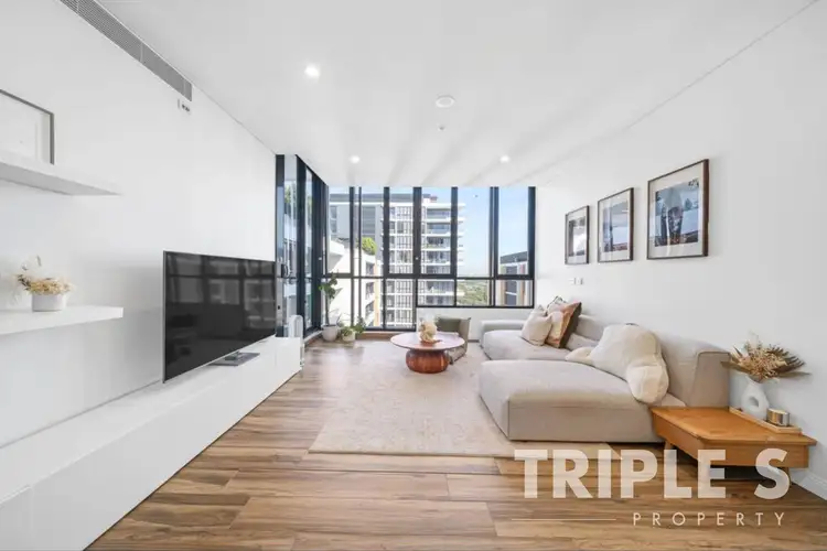 1537/1 Finch Drive