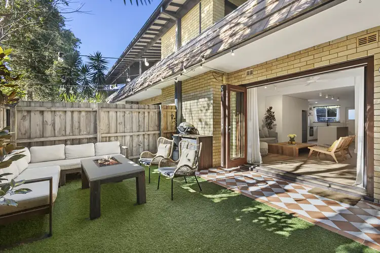 8/104 Fisher Road