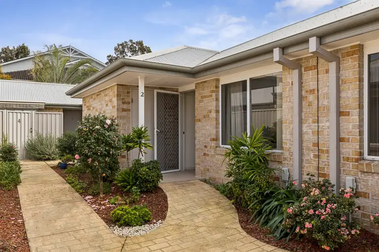 2/16 Davistown Road